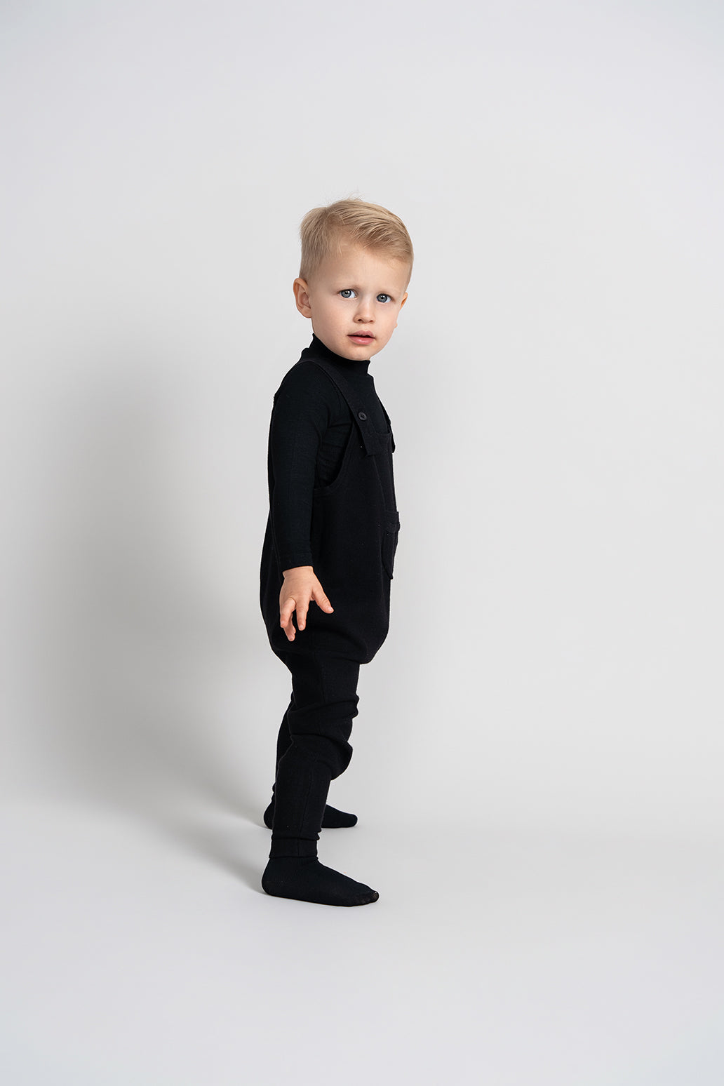 NUMU Basic Mockneck Black