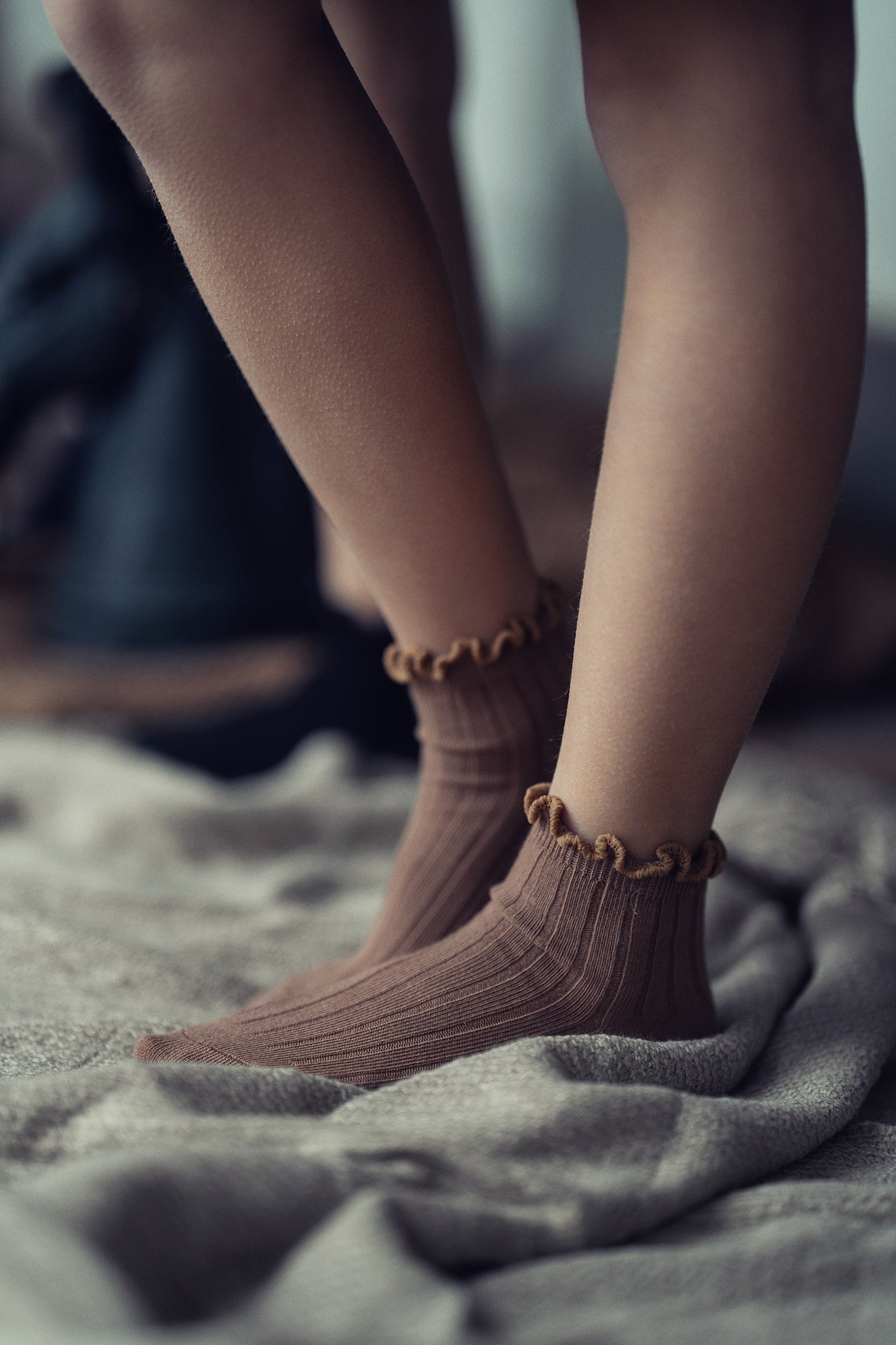 Contrast Scalloped Edge Ankle