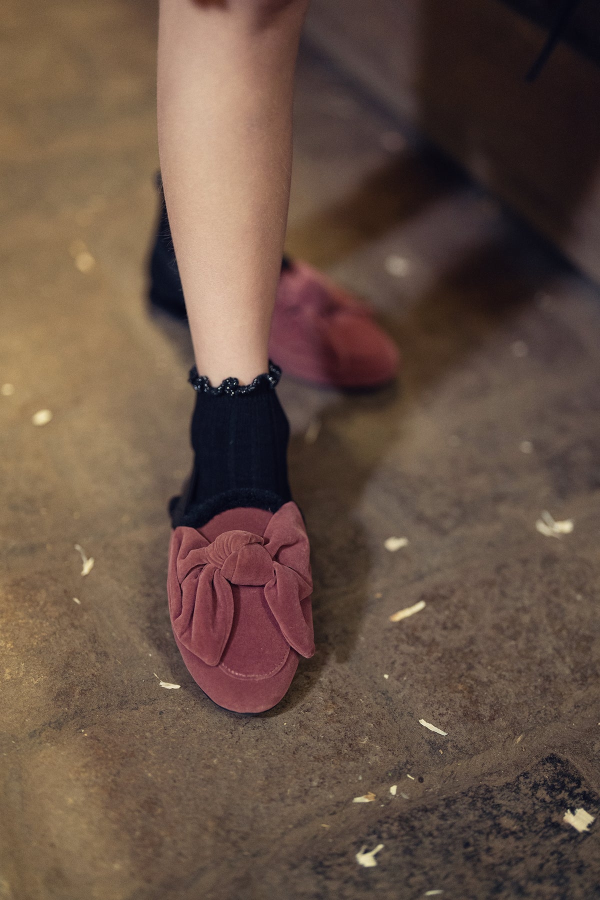 Contrast Scalloped Edge Ankle